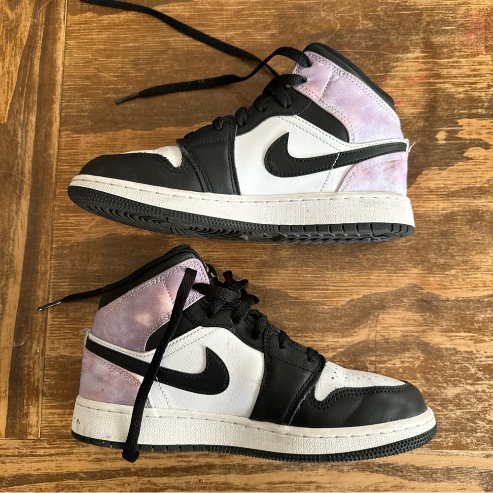 Air Jordan 1 Mid SE